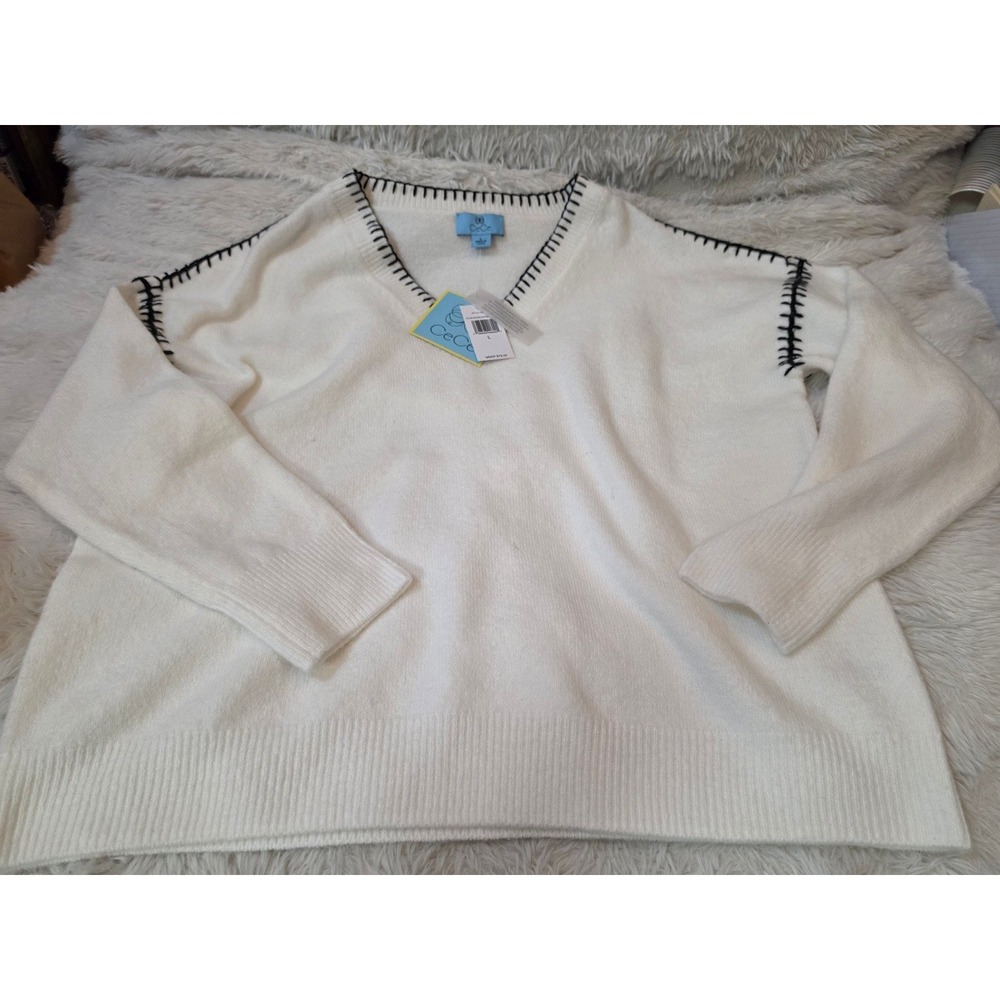 CeCe NWT Contrast Whipstitch V-Neck Sweater Cream / Black Size L